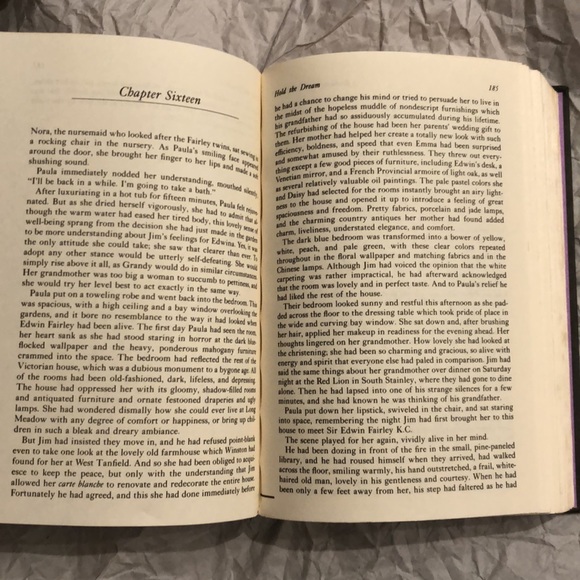 ⭐️3 for $15⭐️ Hardcover | Hold The Dream by Barbara Taylor Bradford - Picture 5 of 5